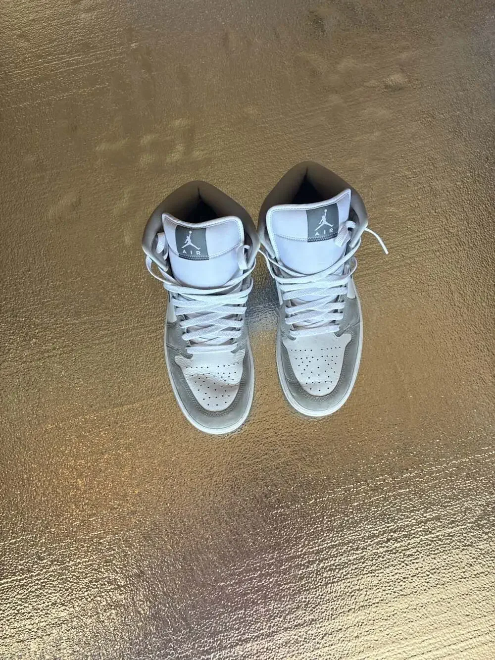 Air Jordan 1 Mid SE White/Cool Grey-Medium Grey (HF3216-100)